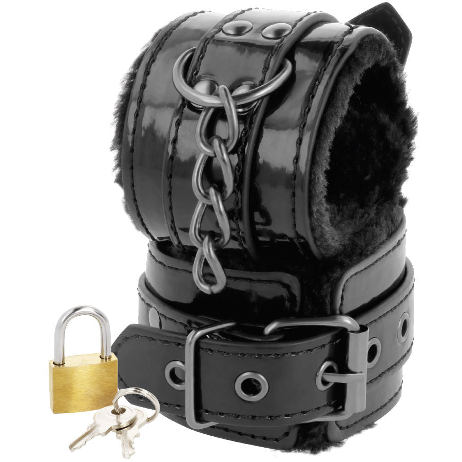 DARKNESS - BLACK ADJUSTABLE LEATHER HANDCUFFS WITH PADLOCK - Kink&Play
