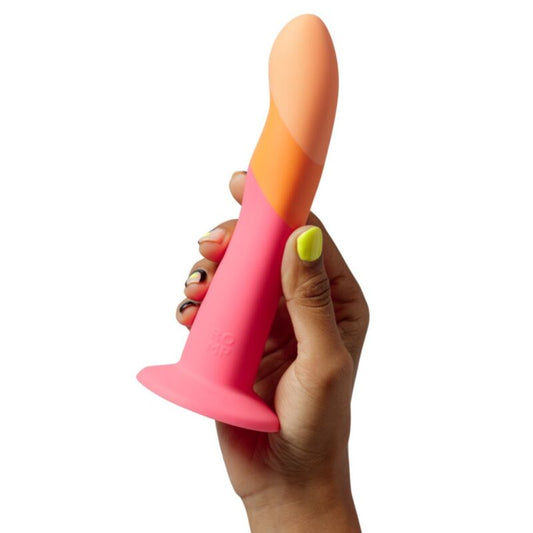 ROMP - DIZI SILIKONDIKDO MED SUGKOPP TREFÄRGAD 18 CM