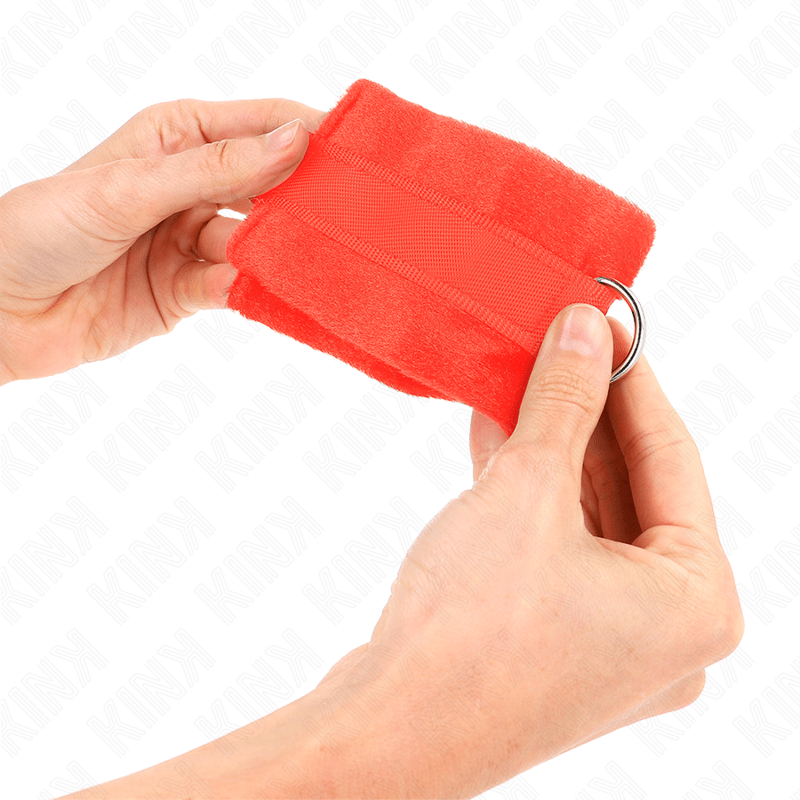 KINK - BEGINNER FUR HAND CUFFS RED 30 X 7 CM - Kink&Play