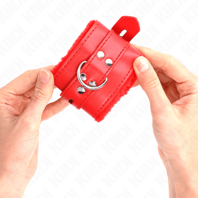 KINK - FUR LINED WRIST RESTRAINTS WITH SQUARE HOLES RED AND RED BELT ADJUSTABLE 17 - 29 CM X 6 CM - Kink&Play