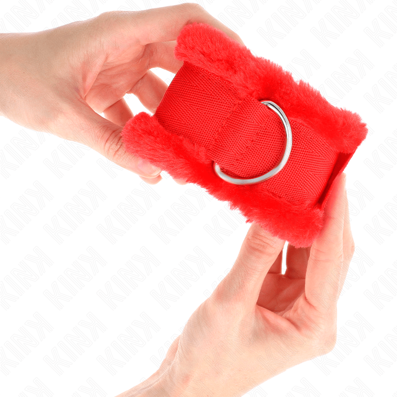 KINK - FURRY LINED WRIST RESTRAINTS RED ADJUSTABLE 17 - 31 CM X 7 CM - Kink&Play