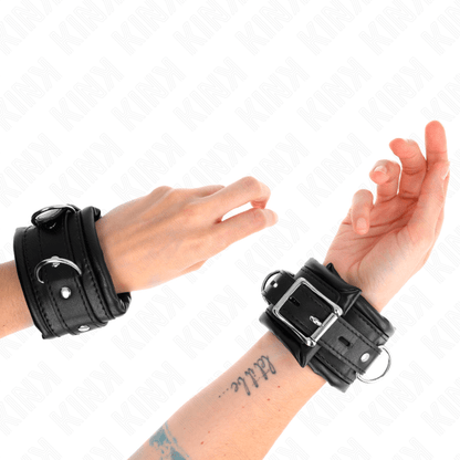 KINK - HEAVY WRIST RESTRAINTS WITH BLACK FUR LINED ADJUSTABLE 20 - 30 CM X 6 CM - Kink&Play